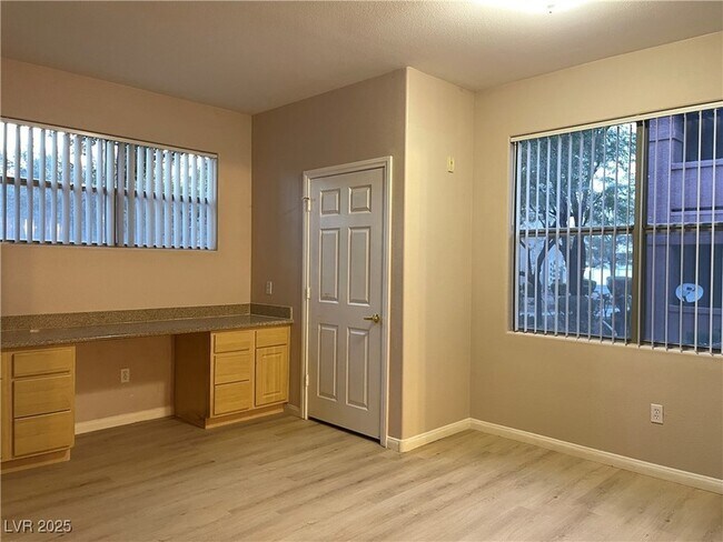 Building Photo - 8000 W Badura Ave