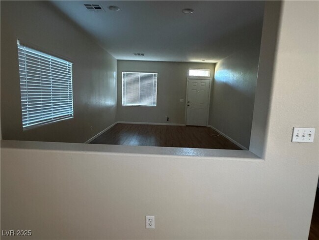 Primary Photo - 2924 Covatta Ct