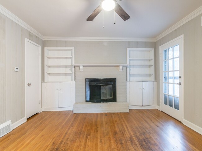 Building Photo - NEWLY RENOVATED - 2BR/1.5BA in Whitehaven!