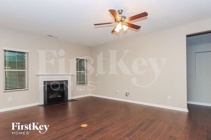 Building Photo - 7779 Creek Park Dr