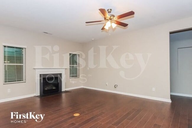 Building Photo - 7779 Creek Park Dr