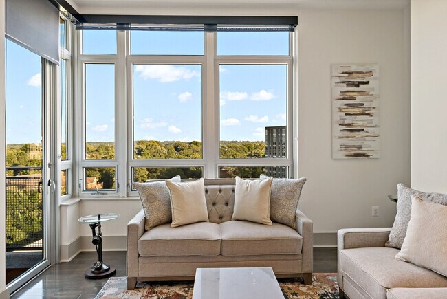 Building Photo - 1820 Fonthill Ct