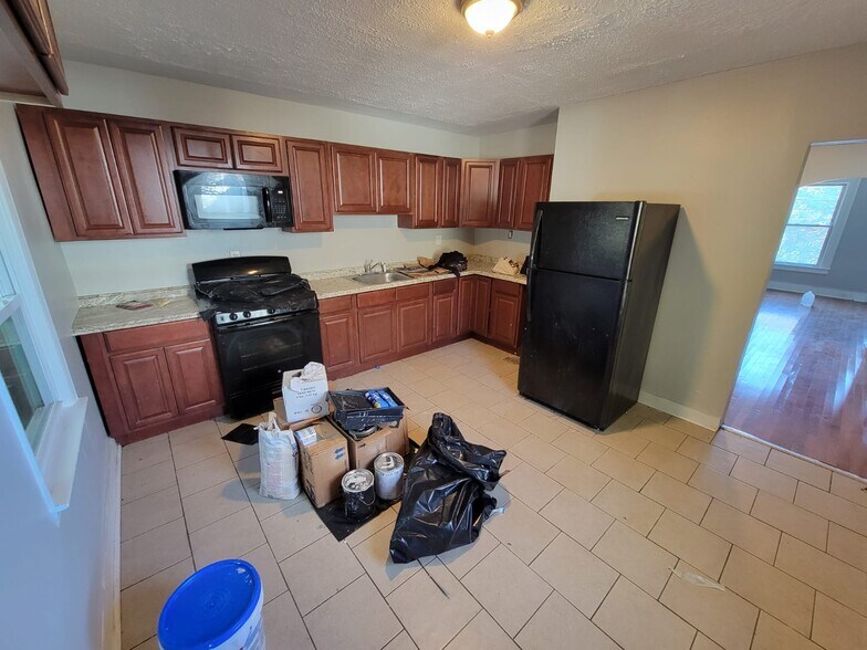 Building Photo - 505 Quinnipiac Ave