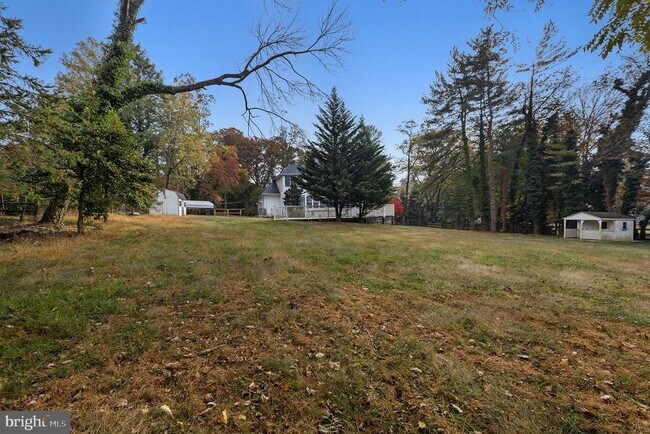 Building Photo - 210 Garrison Forest Rd