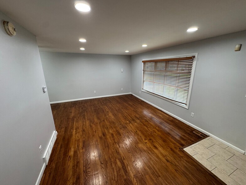 Building Photo - 7 Limetree Ln