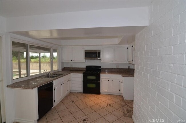 Primary Photo - 302 Briar Creek Rd