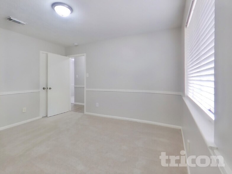 Building Photo - 18018 Heron Forest Ln