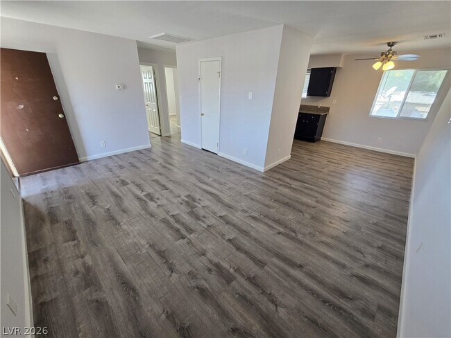 Building Photo - 4360 Twin View Cir