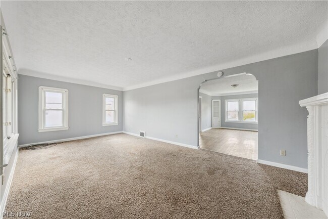 Building Photo - 3740 E 151st St