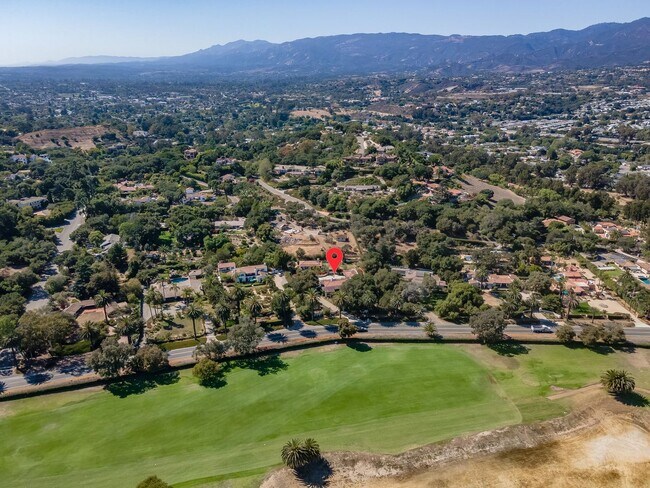 Building Photo - 525 Las Palmas Dr