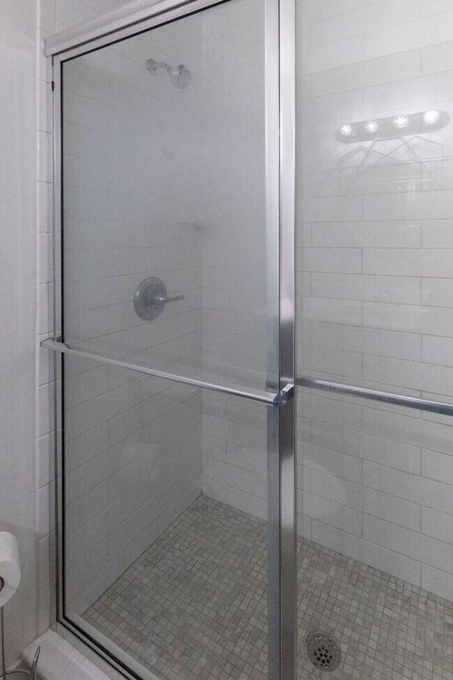 Building Photo - Charming 2BR/2.5BA Townhouse in the Heart of College Park!