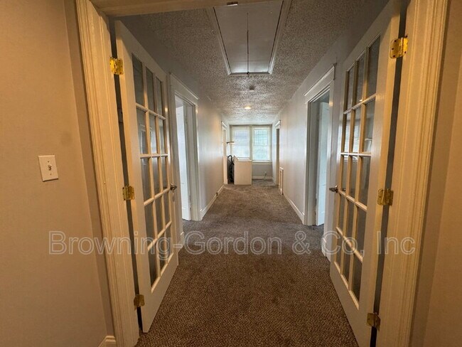 Building Photo - 1804 15th Ave S