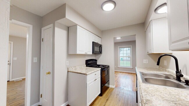 Building Photo - Maple Heights Area - 3 Bedroom Single Family Home