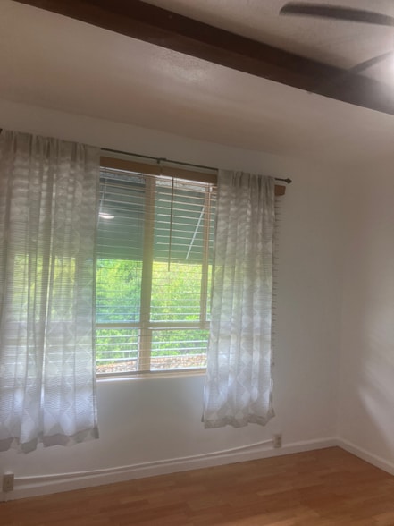 Building Photo - 190 Lubeck Rd