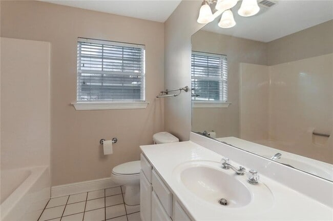 Building Photo - 158 Woodruff Dr