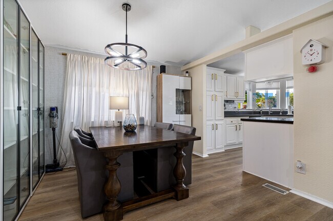 Building Photo - 159 Estrada Way