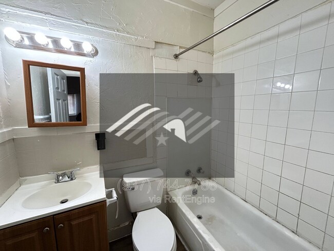 Building Photo - 4702 Bryant Ave