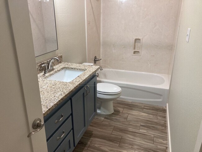 Building Photo - 5007 White Rose Dr