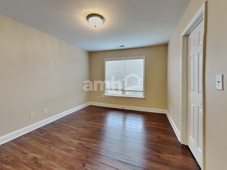 Building Photo - 1710 Springfield Village Ct