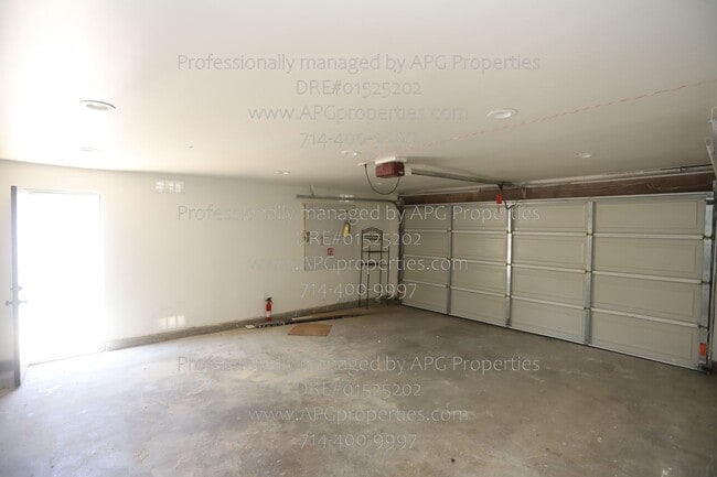 Building Photo - 3324 S Olive St