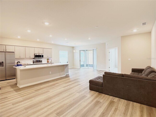 Building Photo - 4510 Rapallo Ave
