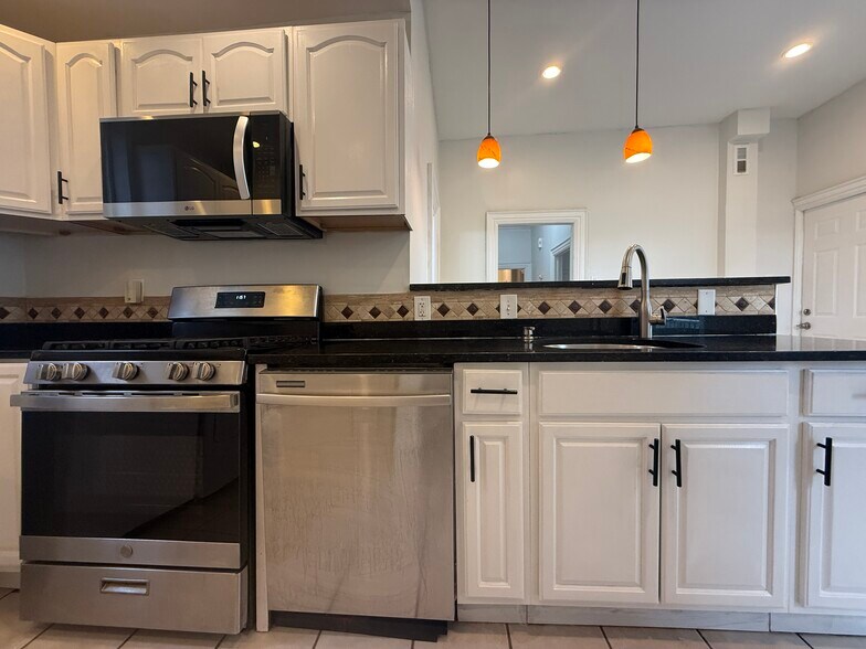 Building Photo - 4 Wabon St