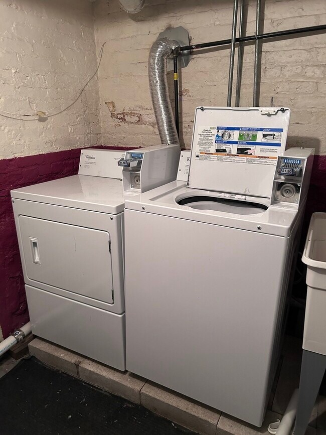 Building Photo - 2336 W Thomas St