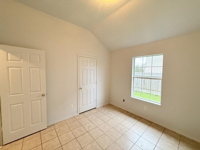 Building Photo - 3708 Gus Dr