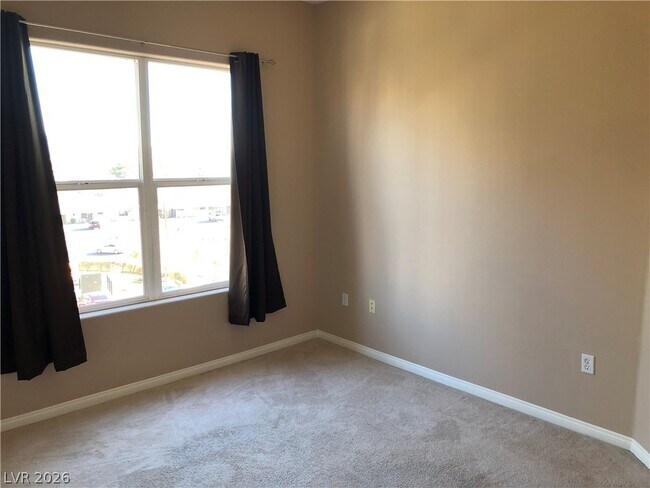 Building Photo - 68 E Serene Ave