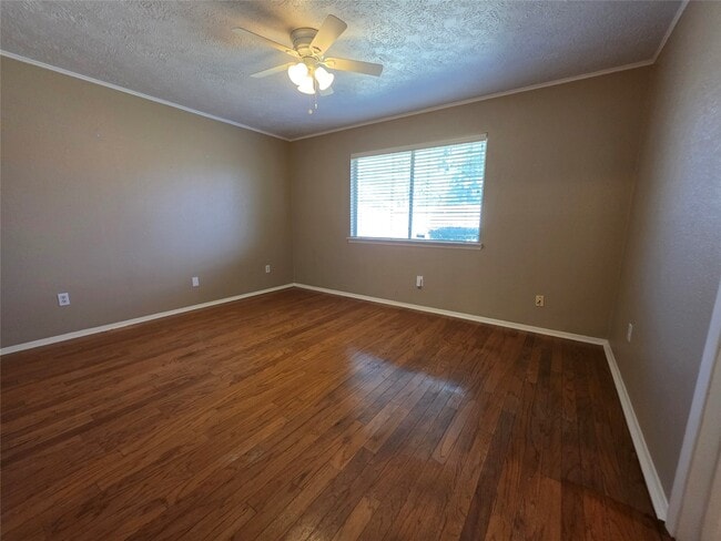 Building Photo - 463 Lost Rock Dr