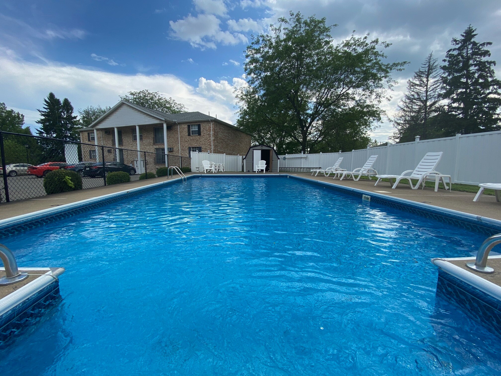 Building Photo - 600 Northwood Ct