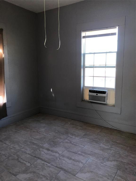 Building Photo - 712 40th St