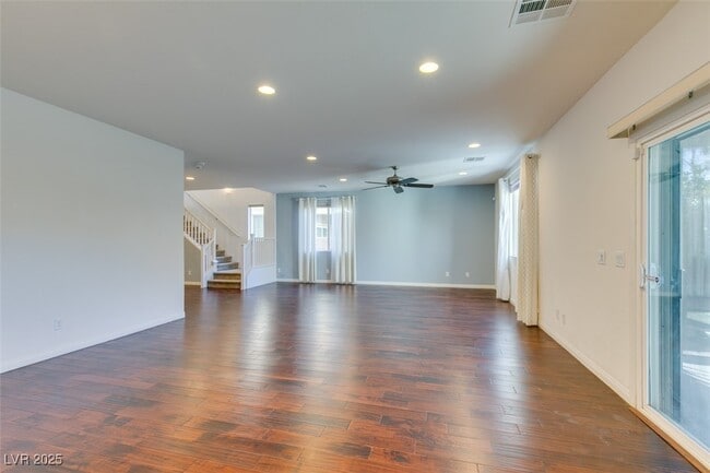 Building Photo - 10465 Saddle Mountain St