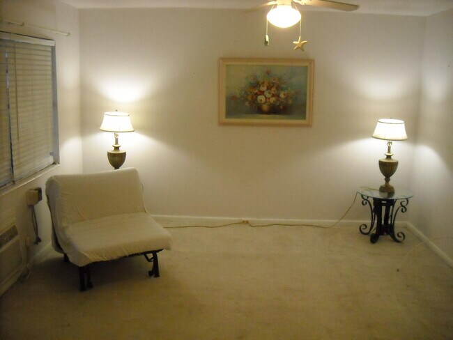 Building Photo - 358 Chatham R