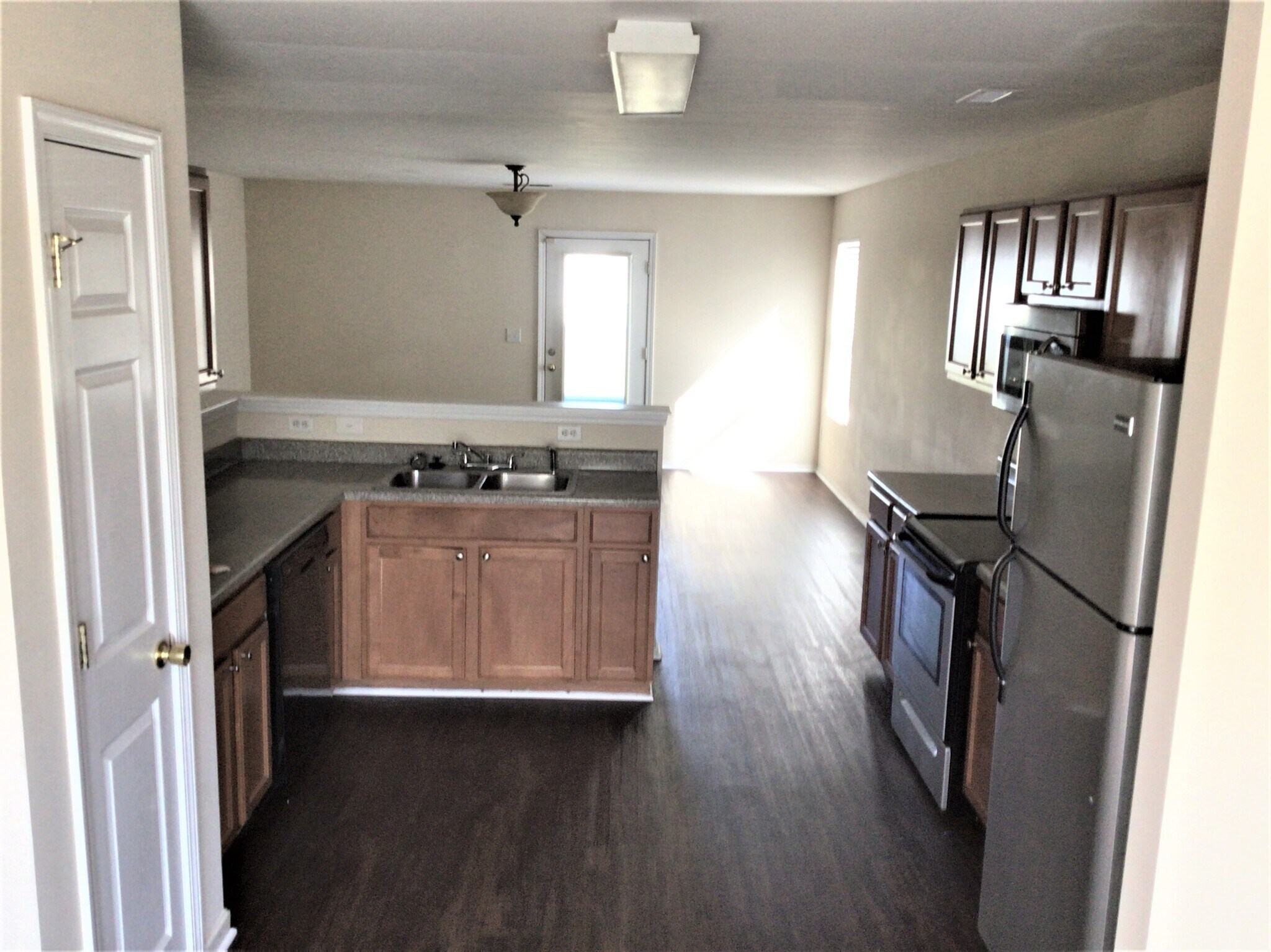 Building Photo - 3906 SE Jack Pine Ct