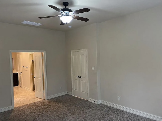 Building Photo - 1006 Jamal Dr