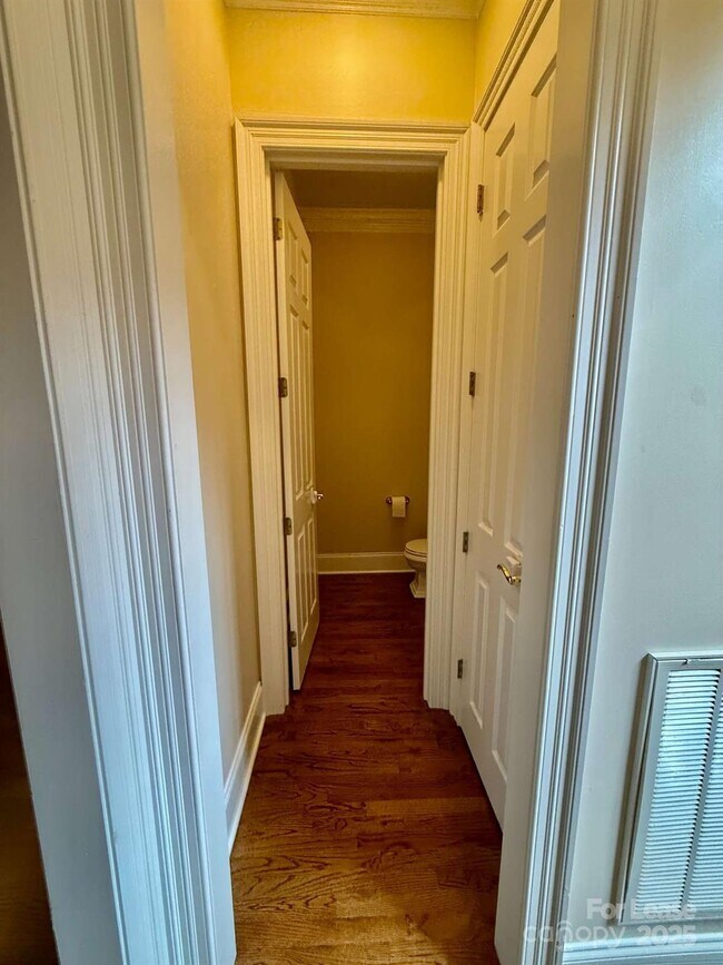 Building Photo - 1806 Asbury Hall Ct