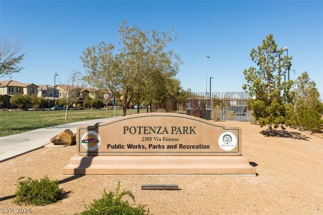 Building Photo - 3009 Camino Sereno Ave