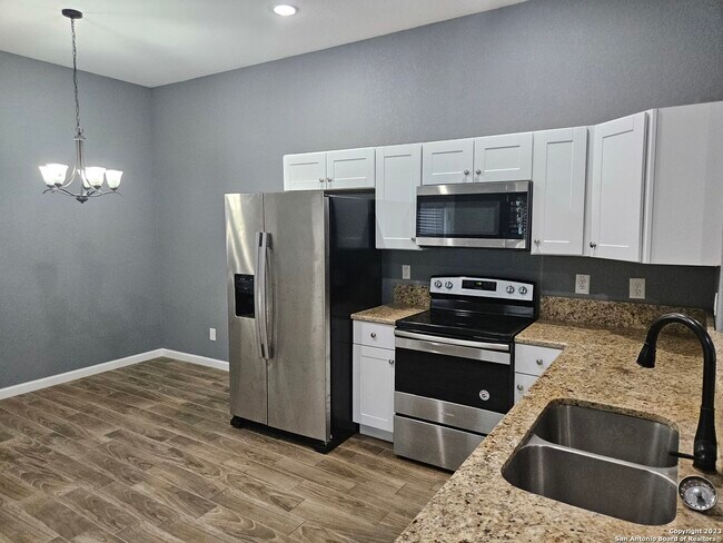 Building Photo - 1308 Aransas Ave