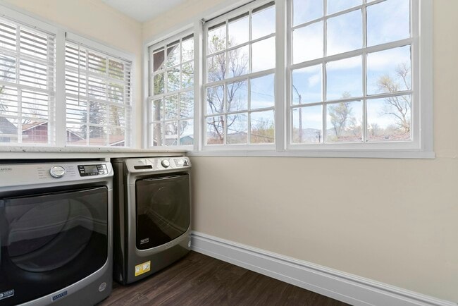 Building Photo - 715 Arcadia Pl