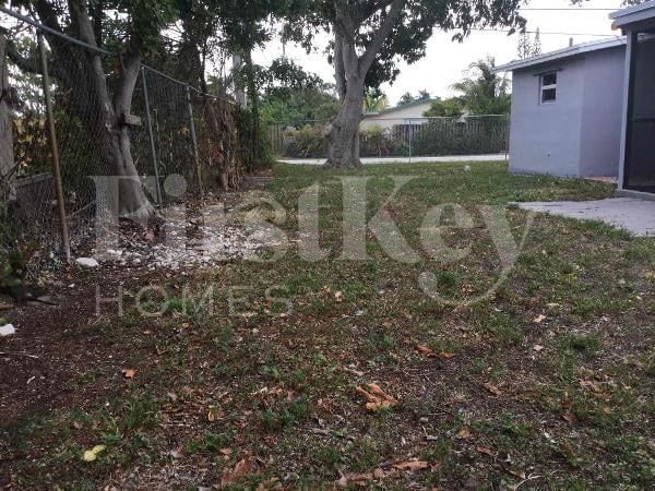 Building Photo - 2530 NE 9th Ave