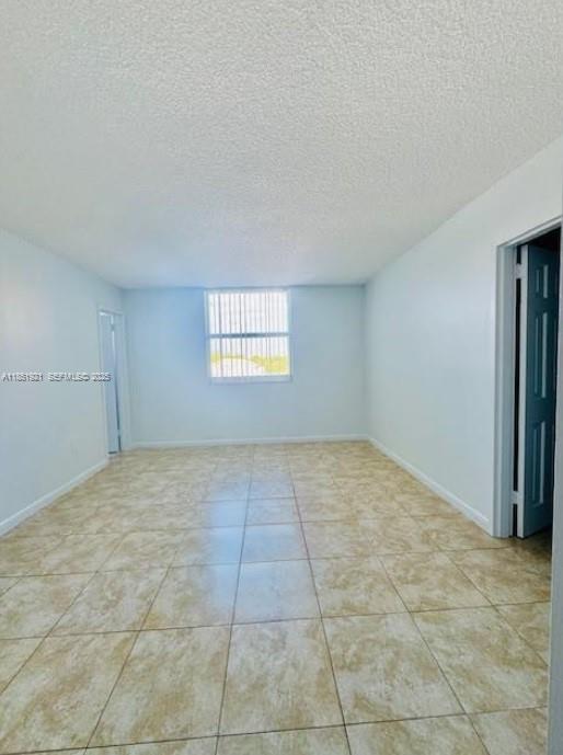 Building Photo - 2425 NE 135th St