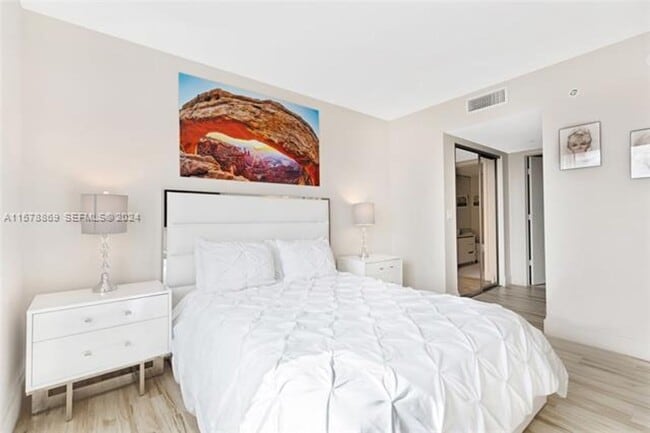 Building Photo - 2600 E Hallandale Beach Blvd