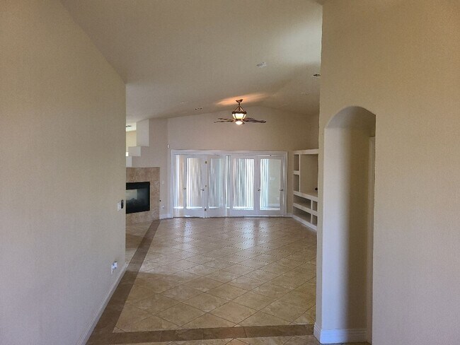 Building Photo - Amish #2