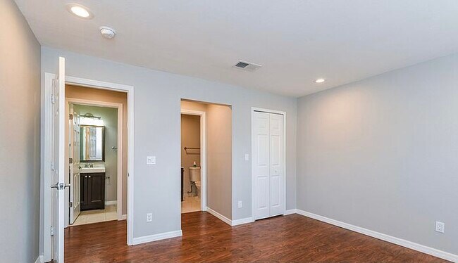 Building Photo - 1511 Indian Oaks Trl