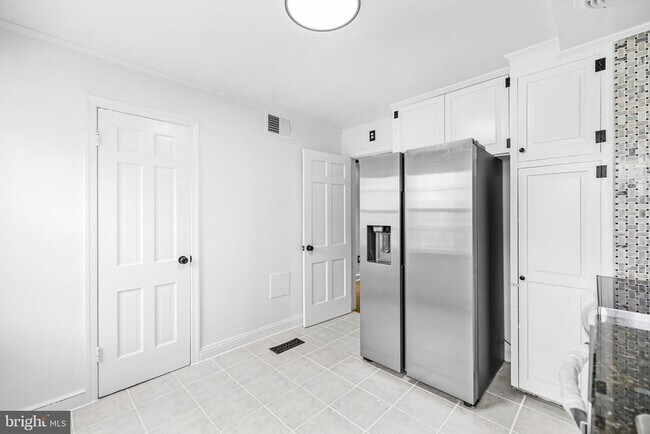 Building Photo - 2420 I St NW