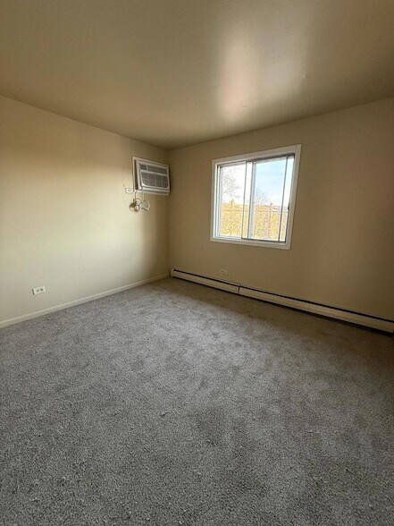 Building Photo - 8108 Waterbury Ct