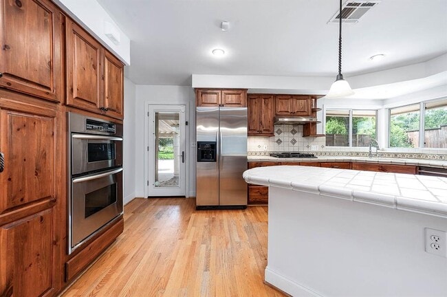 Building Photo - 6825 Bellgreen Dr