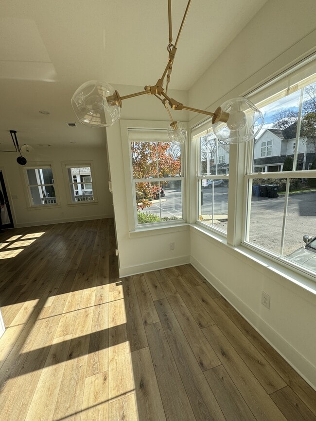 Building Photo - 509 Rosedale Ave