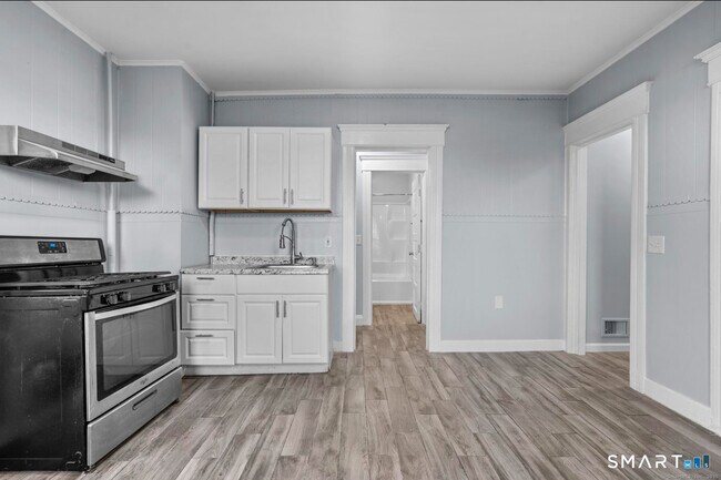 Building Photo - 292 W Ivy St